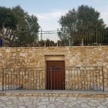 Flora Relais 4* كالتانيسيتا