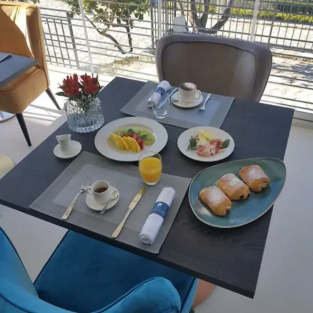 Flora Relais كالتانيسيتا