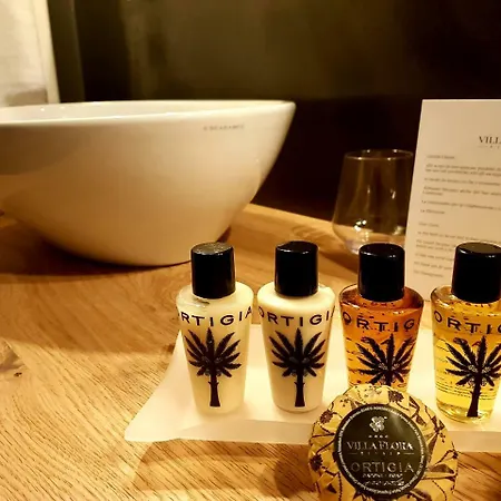 Flora Relais فندق 4*