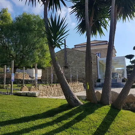 Flora Relais 4* كالتانيسيتا