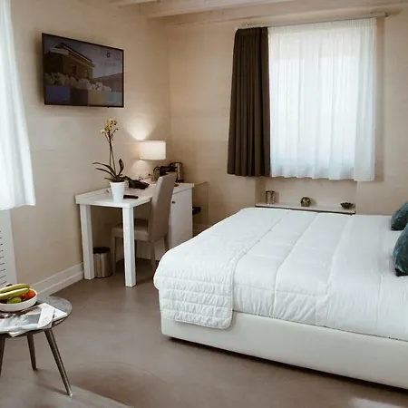 فندق Flora Relais
